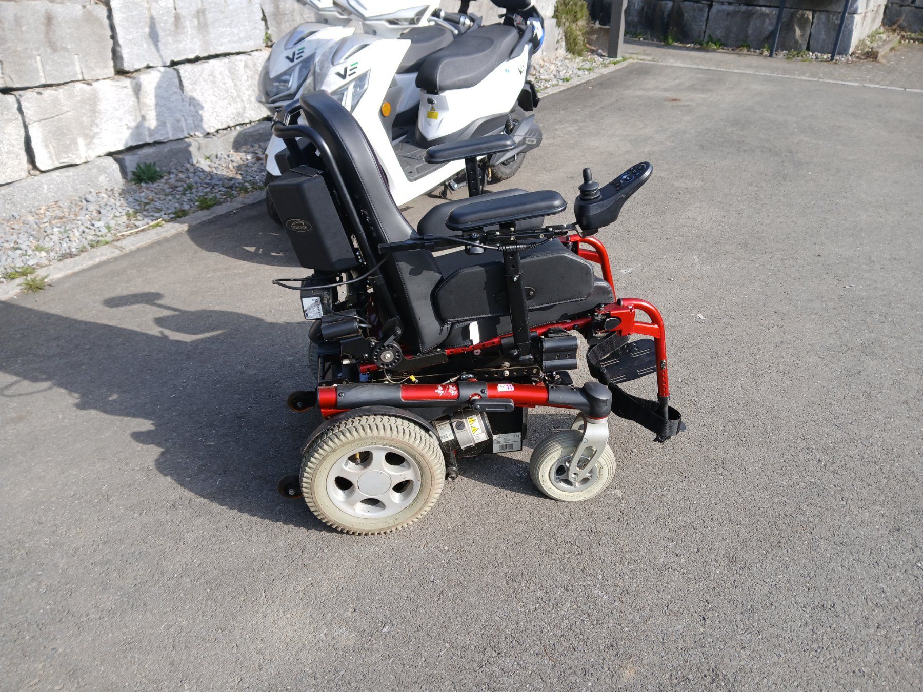 Chaises roulantes: Quickie Rollstuhl in Top Zustand – D'occasion à Ebikon par smart1997